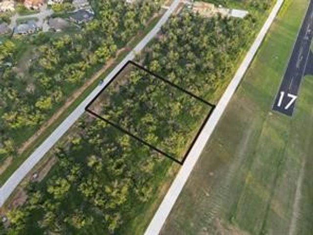 919 E Landings Drive, Granbury, TX 76049