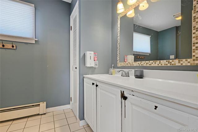 194 Oakdale Bohemia Road, Bohemia, NY 11716