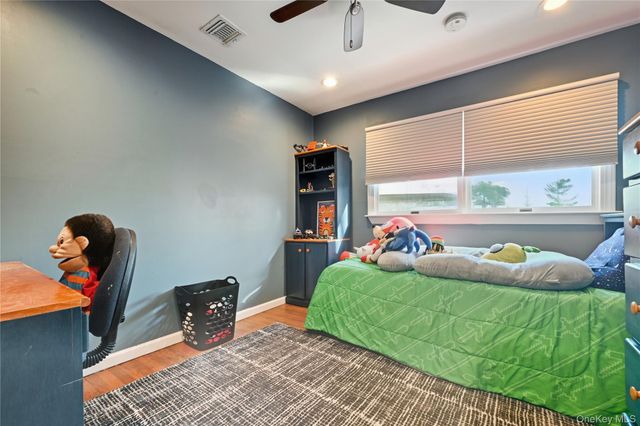 194 Oakdale Bohemia Road, Bohemia, NY 11716