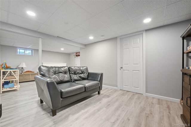 194 Oakdale Bohemia Road, Bohemia, NY 11716