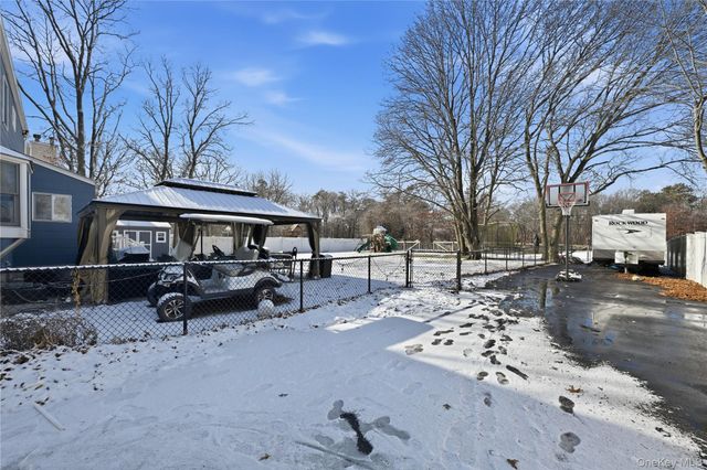 194 Oakdale Bohemia Road, Bohemia, NY 11716