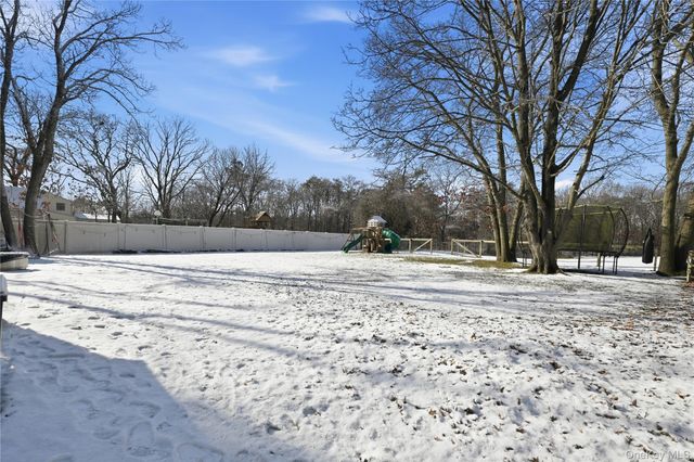 194 Oakdale Bohemia Road, Bohemia, NY 11716