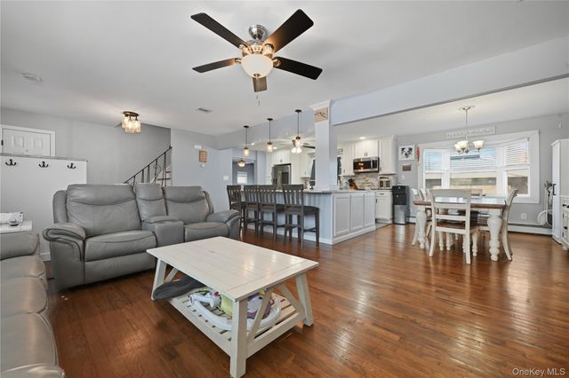 194 Oakdale Bohemia Road, Bohemia, NY 11716