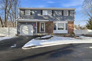 194 Oakdale Bohemia Road, Bohemia, NY 11716