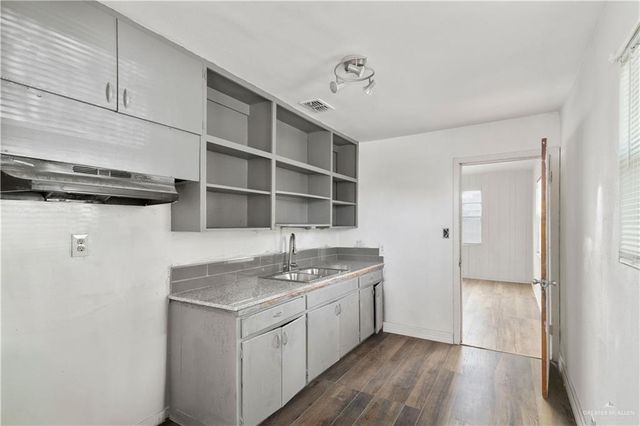 733 N Esperanza Street, Pharr, TX 78577