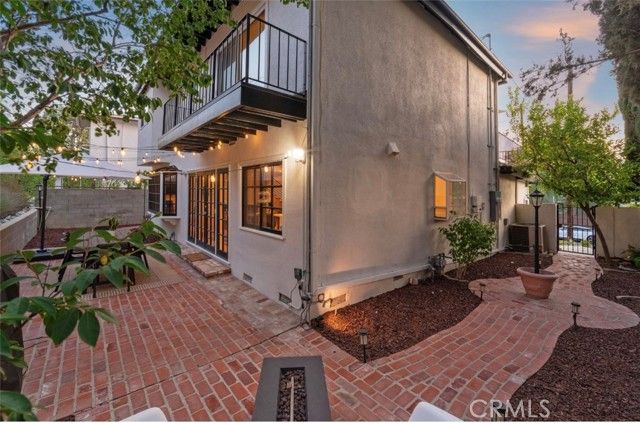 4944 Don Pio Drive, Woodland Hills (los Angeles), CA 91364