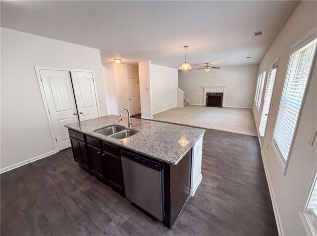 821 Walnut Woods Drive, Braselton, GA 30517