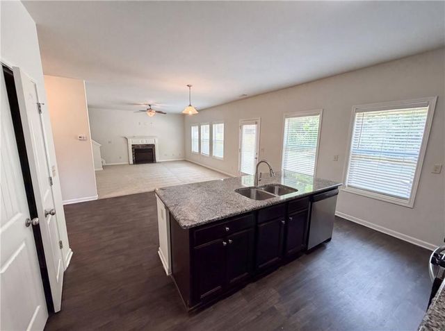 821 Walnut Woods Drive, Braselton, GA 30517