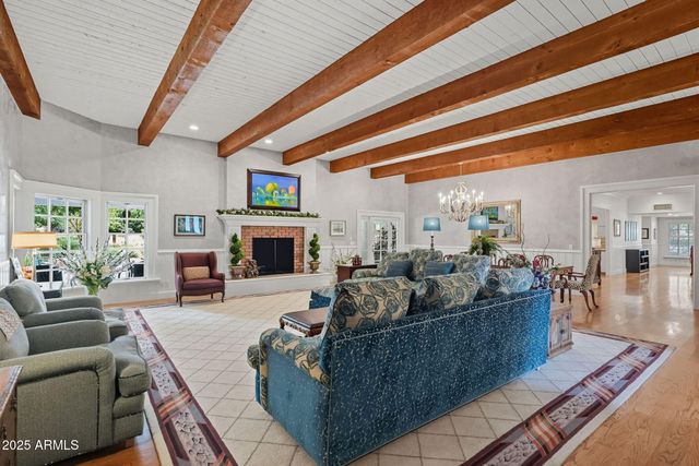 1001 E CAROLINE Lane, Tempe, AZ 85284