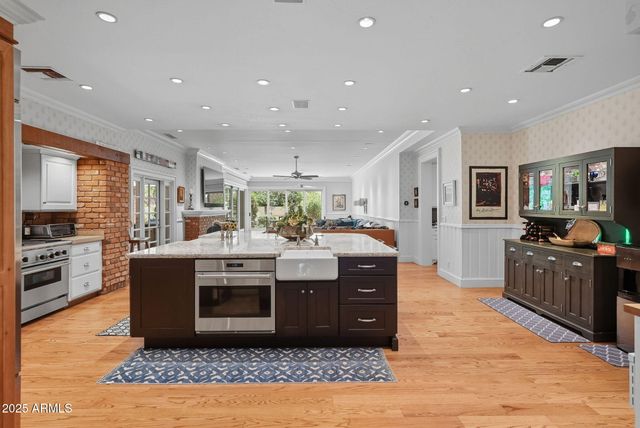 1001 E CAROLINE Lane, Tempe, AZ 85284