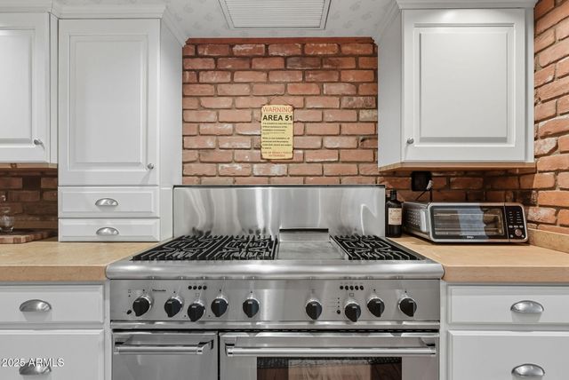 1001 E CAROLINE Lane, Tempe, AZ 85284