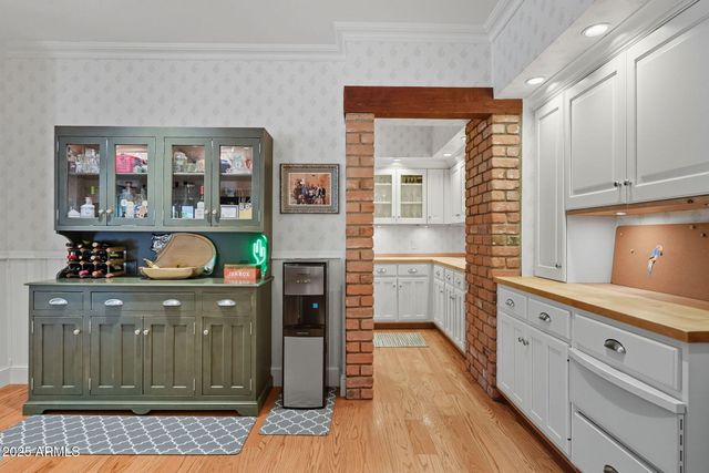 1001 E CAROLINE Lane, Tempe, AZ 85284