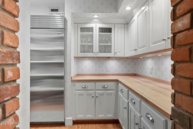 1001 E CAROLINE Lane, Tempe, AZ 85284