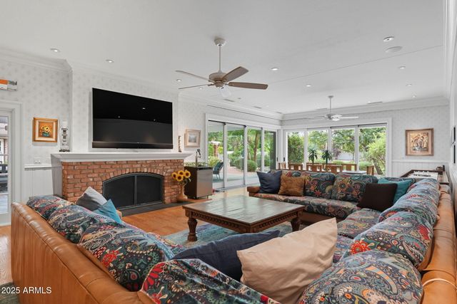 1001 E CAROLINE Lane, Tempe, AZ 85284