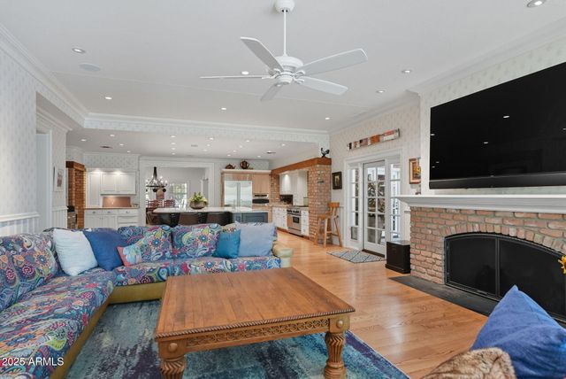 1001 E CAROLINE Lane, Tempe, AZ 85284