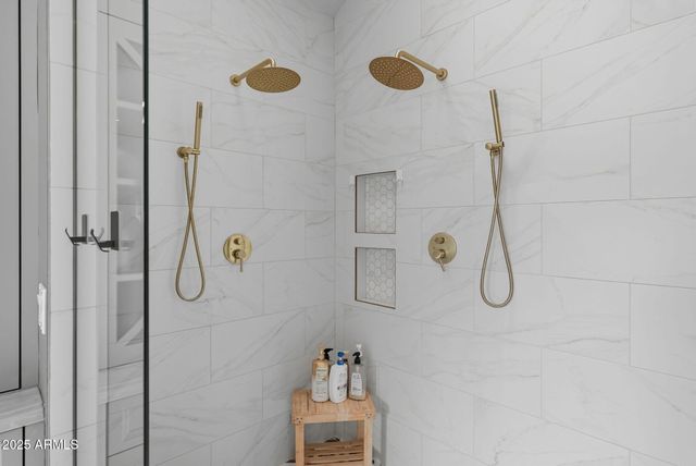 1001 E CAROLINE Lane, Tempe, AZ 85284