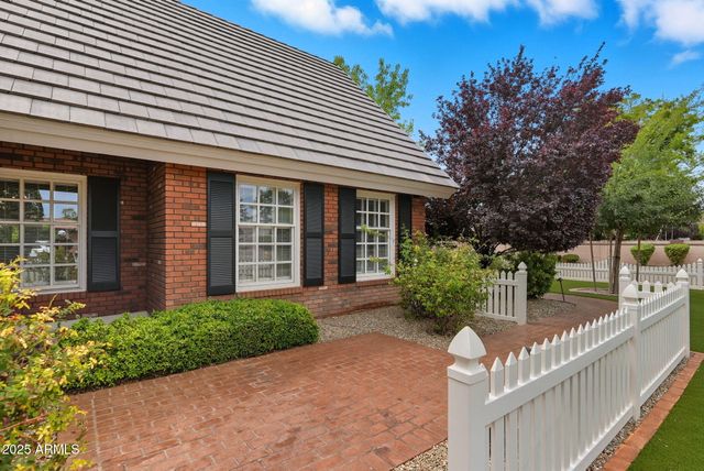 1001 E CAROLINE Lane, Tempe, AZ 85284