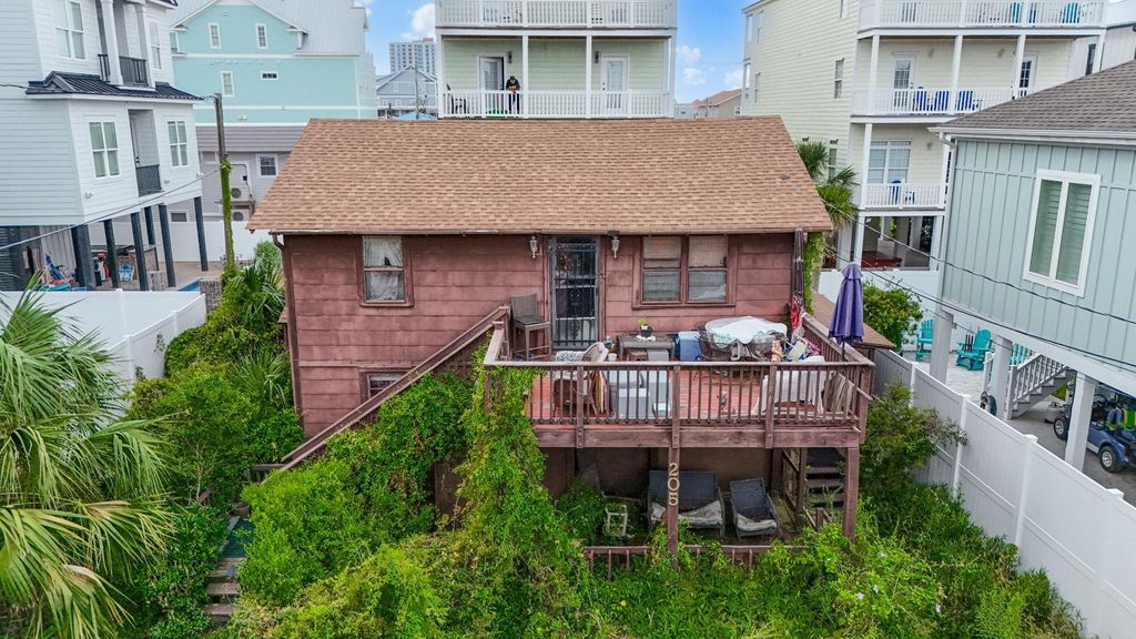 205 29th Ave. N, North Myrtle Beach, SC 29582