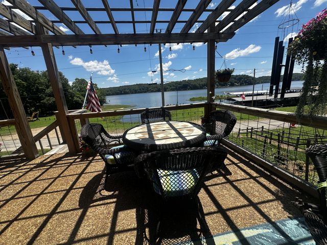 45 Creek View Ln, Waverly, TN 37185