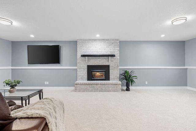 2129 Arkwright Street, Maplewood, MN 55117