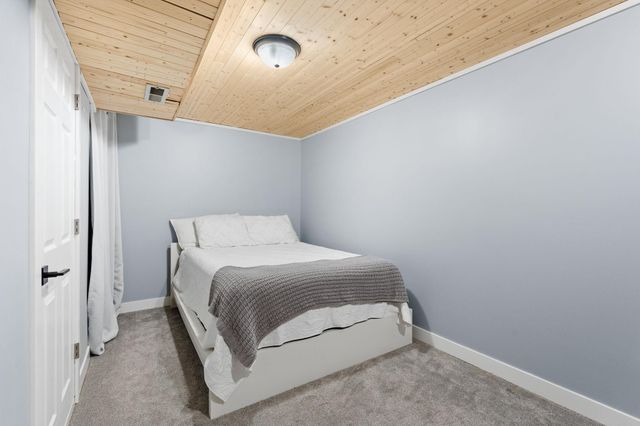 2129 Arkwright Street, Maplewood, MN 55117