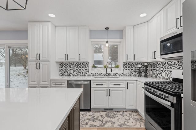 2129 Arkwright Street, Maplewood, MN 55117