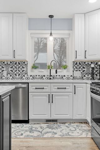 2129 Arkwright Street, Maplewood, MN 55117