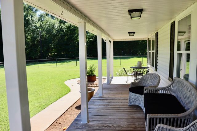 387 County Road 2101, Ivanhoe, TX 75447