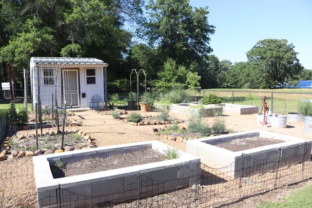 387 County Road 2101, Ivanhoe, TX 75447