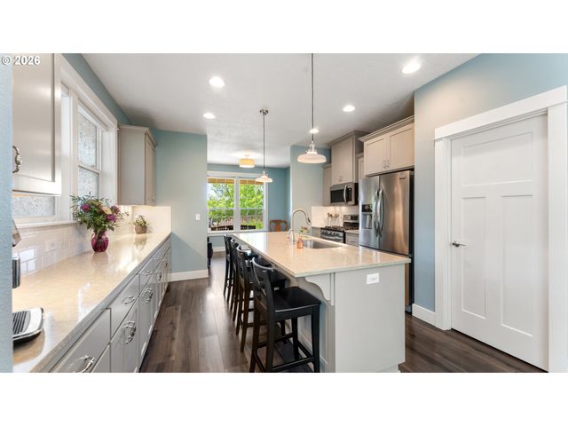 2572 DRAGON FLY Ct, Salem, OR 97306