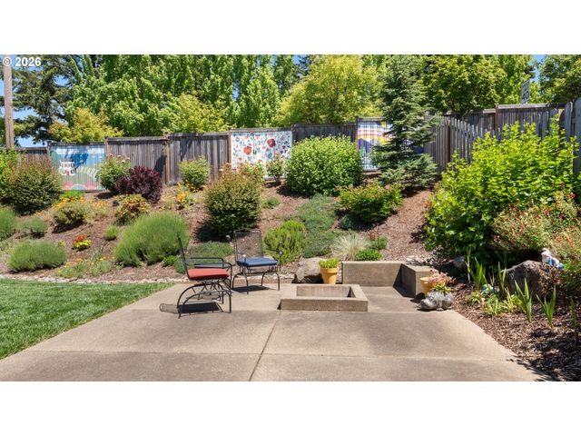 2572 DRAGON FLY Ct, Salem, OR 97306