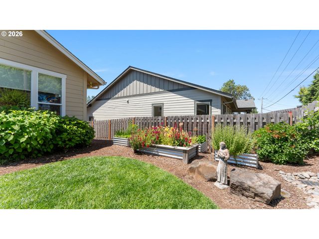 2572 DRAGON FLY Ct, Salem, OR 97306