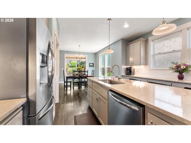 2572 DRAGON FLY Ct, Salem, OR 97306