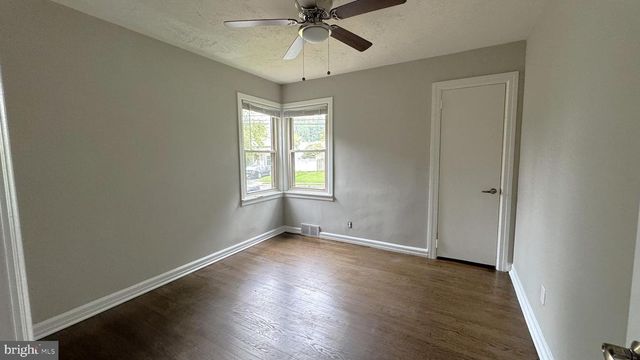 20 UNION AVE, Bellmawr, NJ 08031