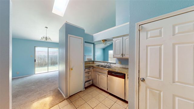 817 Cornfield Drive, Arlington, TX 76017