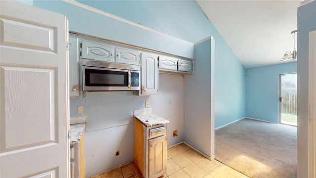 817 Cornfield Drive, Arlington, TX 76017