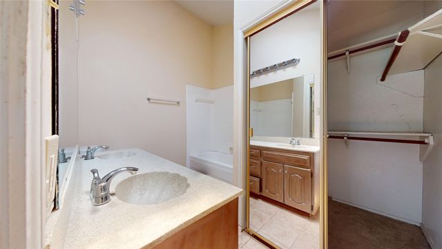 817 Cornfield Drive, Arlington, TX 76017