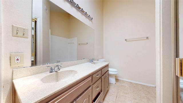 817 Cornfield Drive, Arlington, TX 76017
