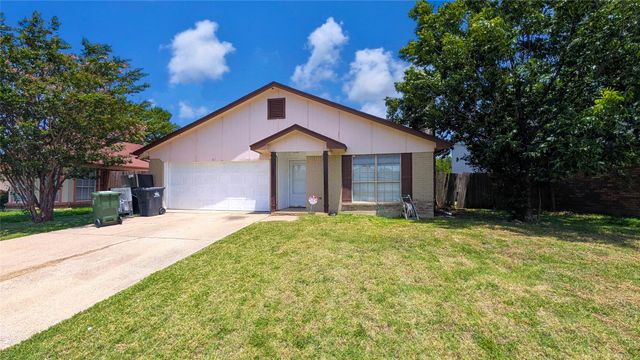 817 Cornfield Drive, Arlington, TX 76017