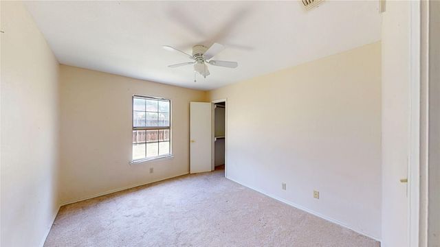 817 Cornfield Drive, Arlington, TX 76017