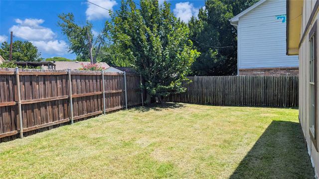 817 Cornfield Drive, Arlington, TX 76017