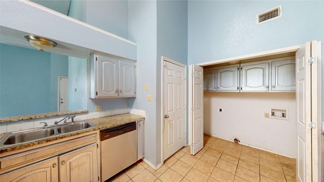 817 Cornfield Drive, Arlington, TX 76017