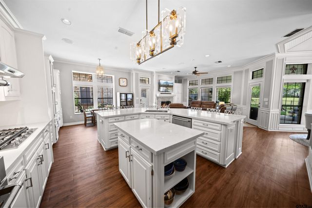 1710 Brandywine Dr, Tyler, TX 75703