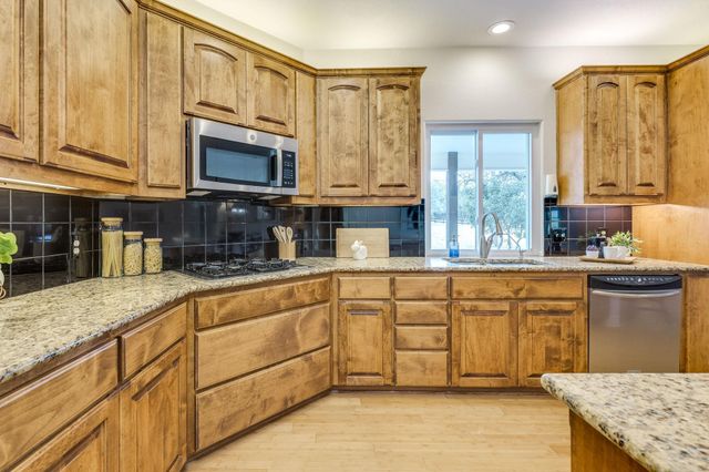 613 Canyon Rim DR, Dripping Springs, TX 78620