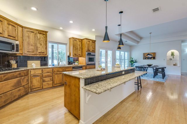 613 Canyon Rim DR, Dripping Springs, TX 78620