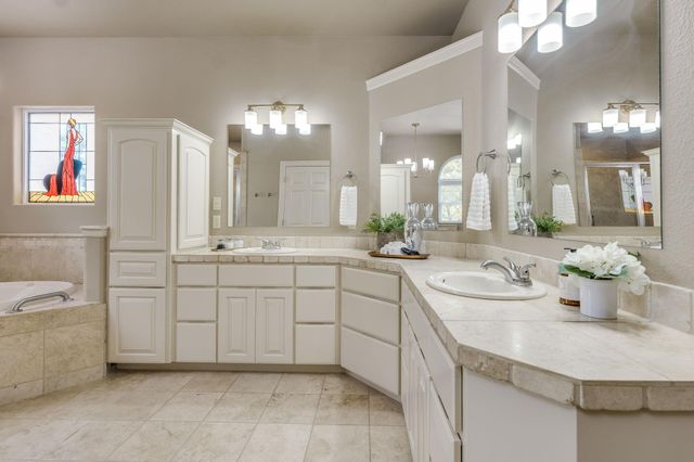 613 Canyon Rim DR, Dripping Springs, TX 78620