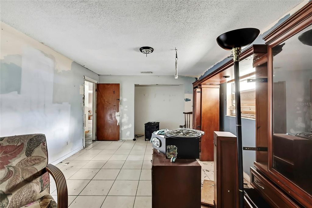 Image 18 of property listing at 12672 S OAKVIEW AVENUE, Floral City, FL 34436