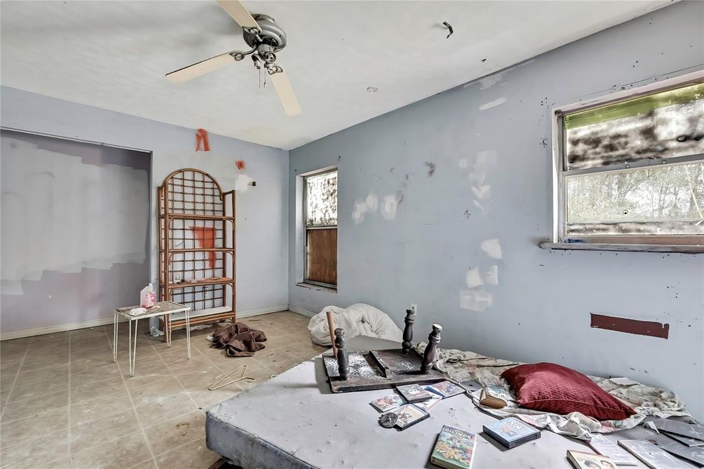 Image 26 of property listing at 12672 S OAKVIEW AVENUE, Floral City, FL 34436