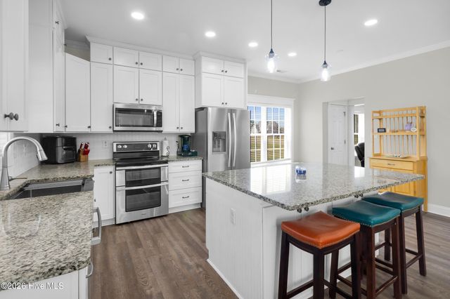 210 Dorovan Court, Hubert, NC 28539