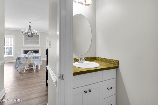 210 Dorovan Court, Hubert, NC 28539